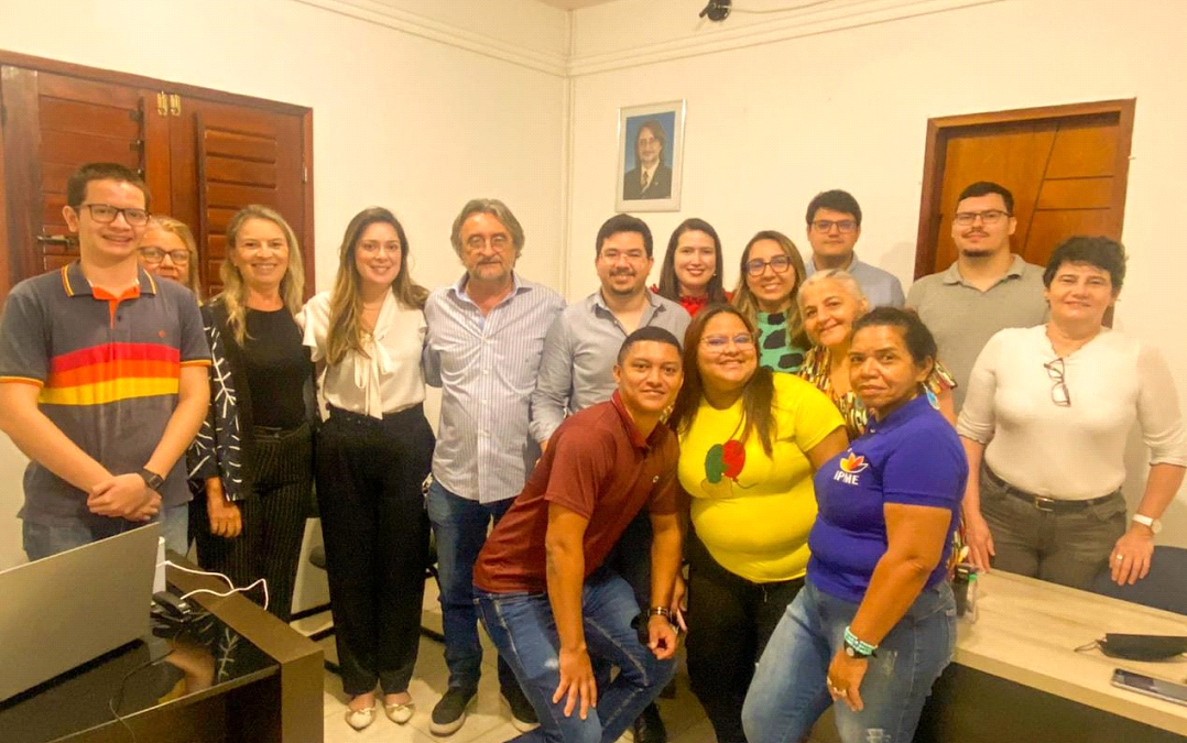 Instituto de Previdência Municipal de Eusébio parabeniza o prefeito Acilon Gonçalves pelo seu aniversário